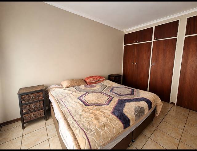 3 BEDROOM HOUSE FOR SALE IN VANDERBIJLPARK SE 3
